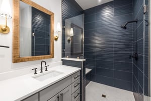 1st Floor, Front King Suite