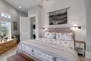 King Bedroom, 2nd Floor