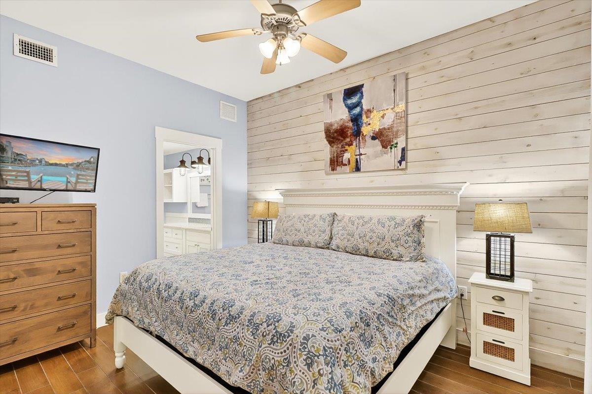 Primary King Bedroom, 1st Floor