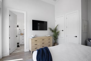 2nd Floor King Primary Suite