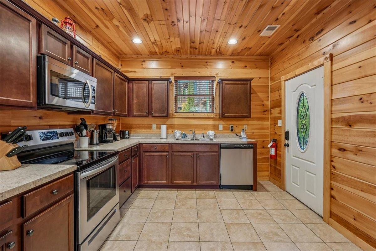 14Kitchen