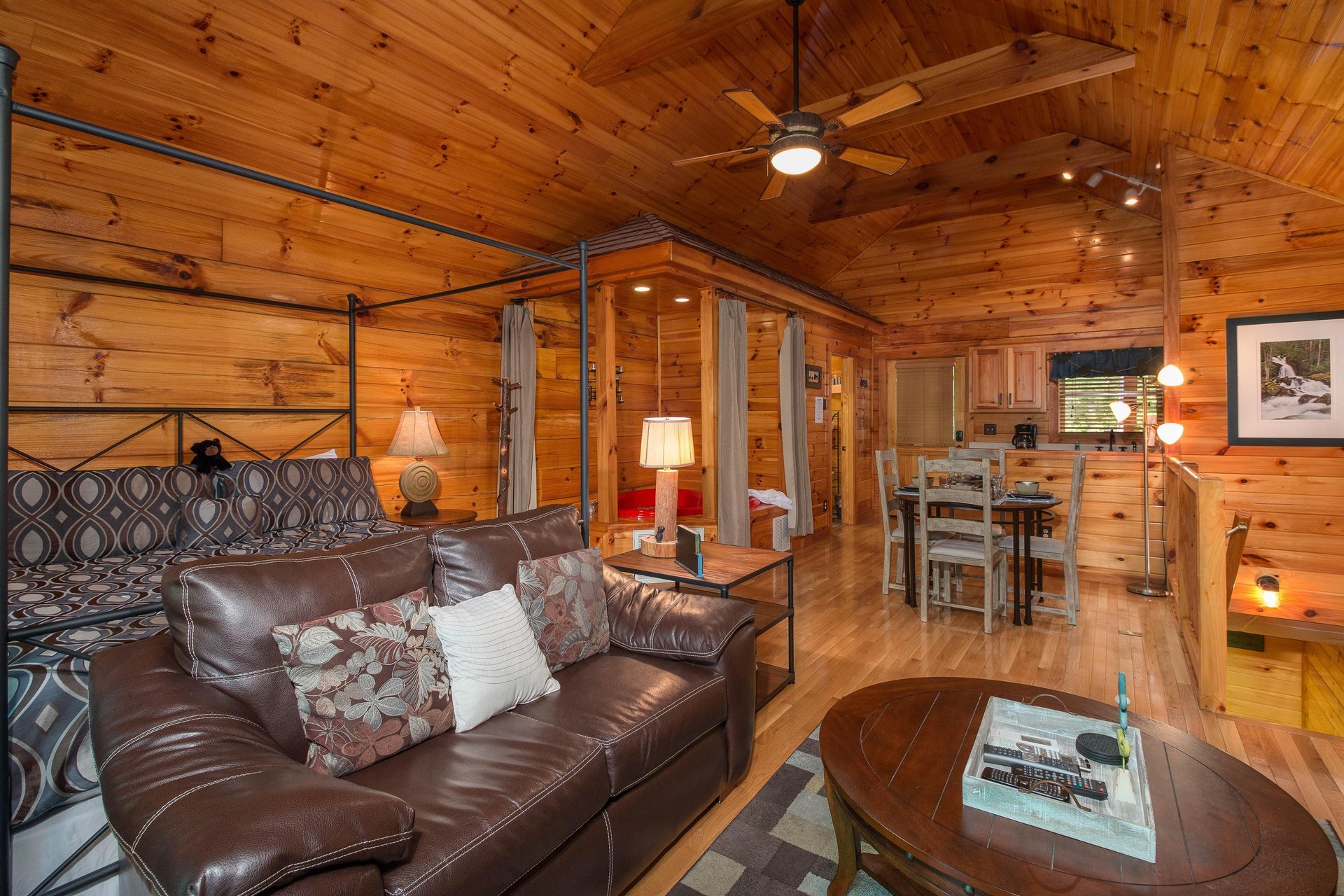 A studio style main floor at Kellys Cabin, a 1 bedroom cabin rental located in Pigeon Forge