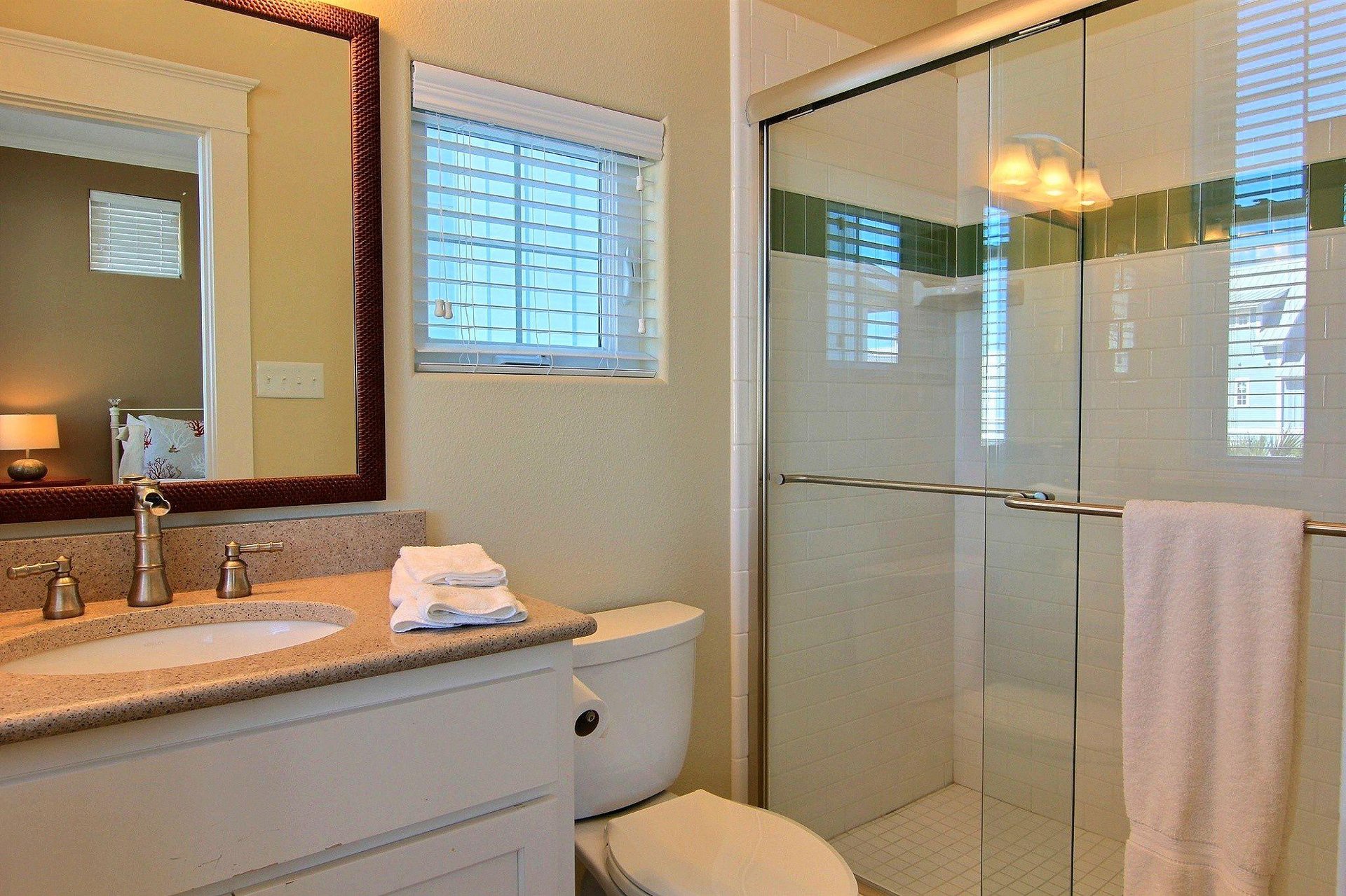 Private Carriage House, Queen Bathroom