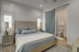 1st Floor King Suite