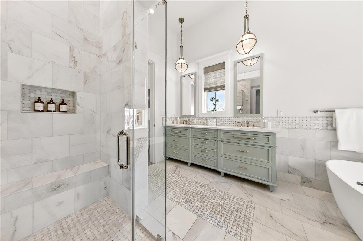 2nd Floor, Primary King Bathroom