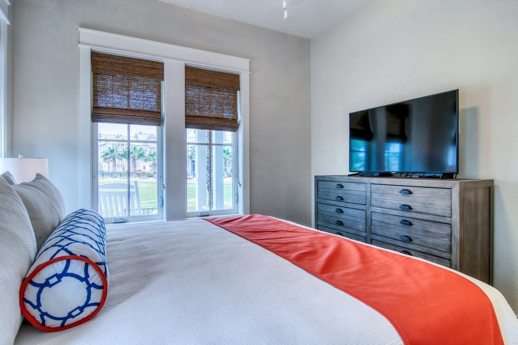 King Bedroom, 1st floor