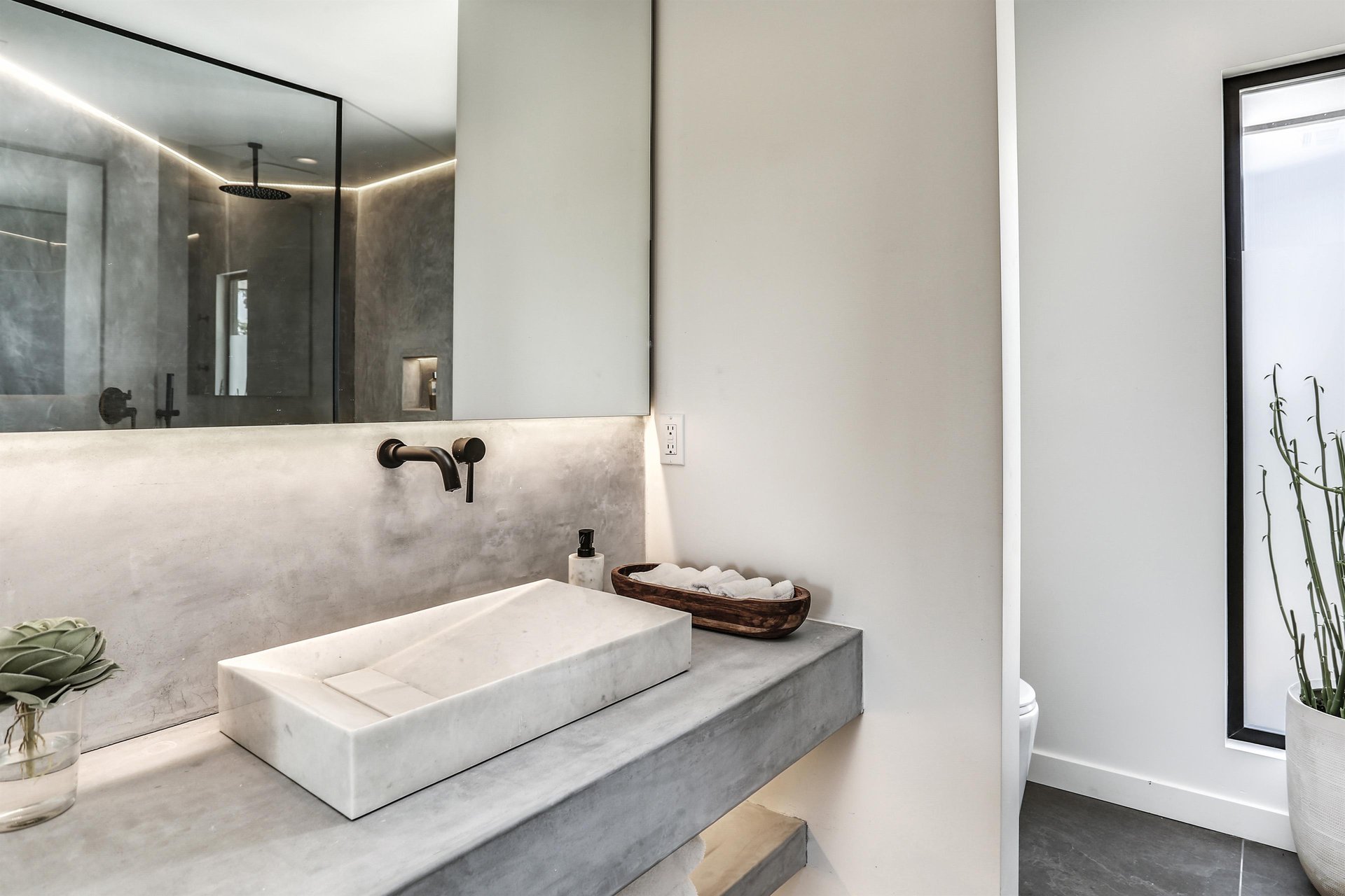 Ensuite bath