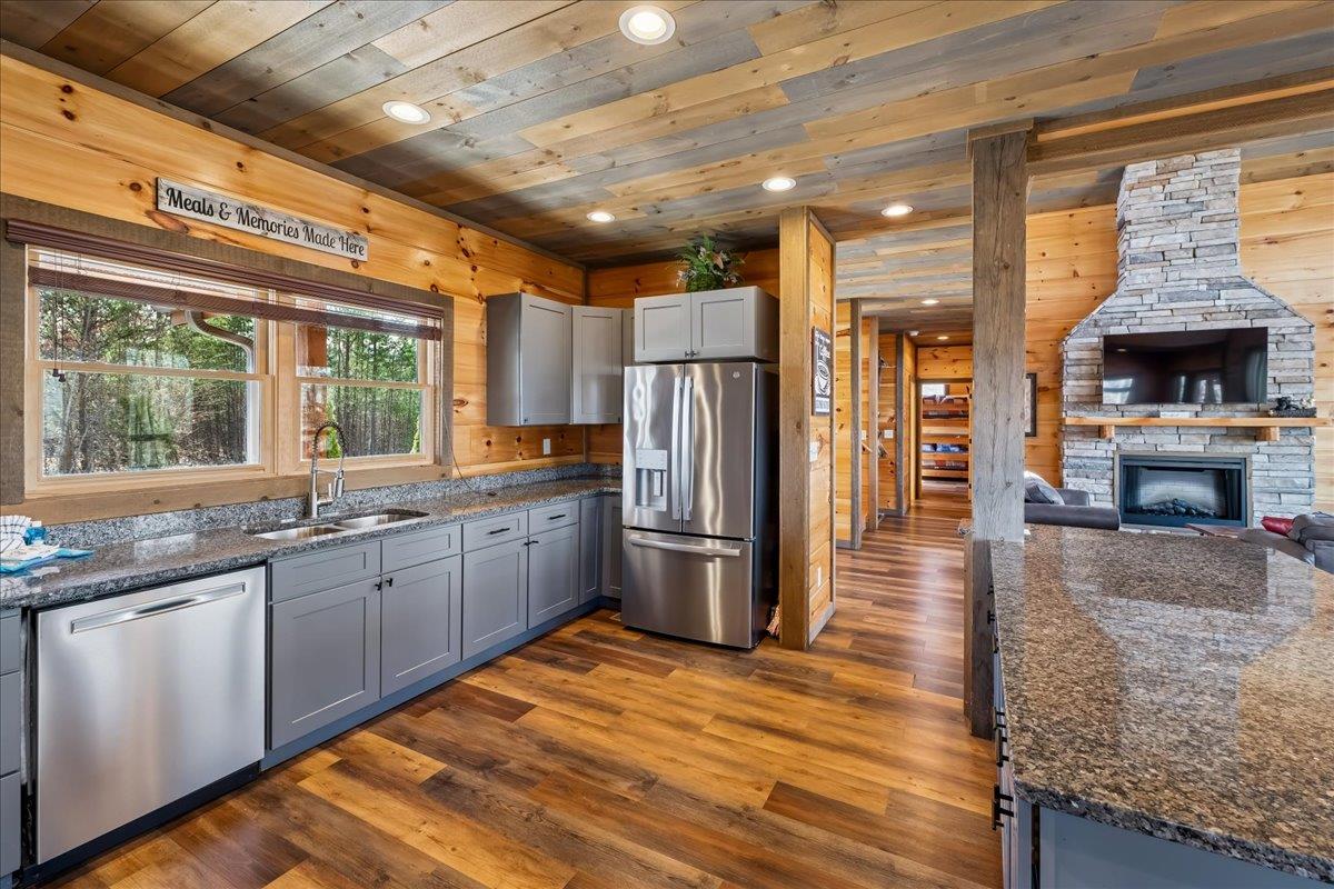 34Kitchen