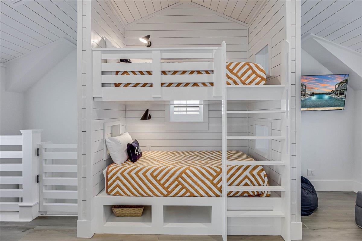 2nd Floor, Bunk Bedroom
