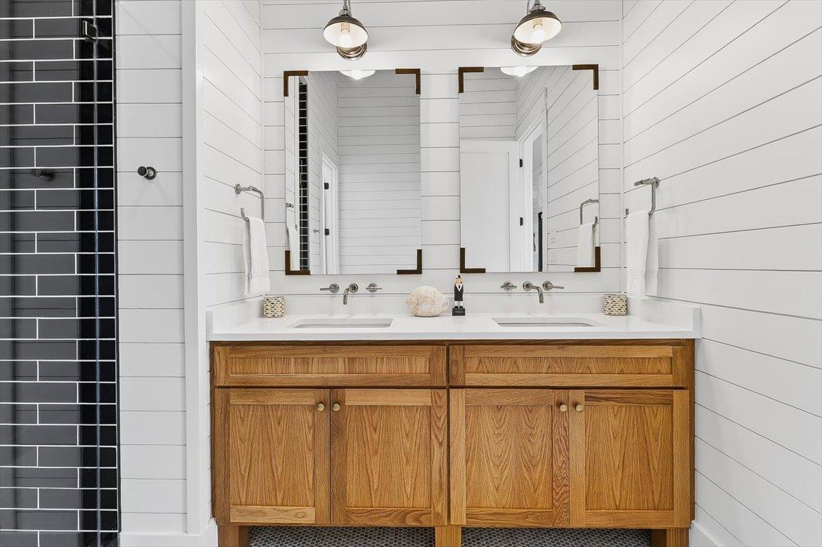 2nd Floor, Bunk Bathroom