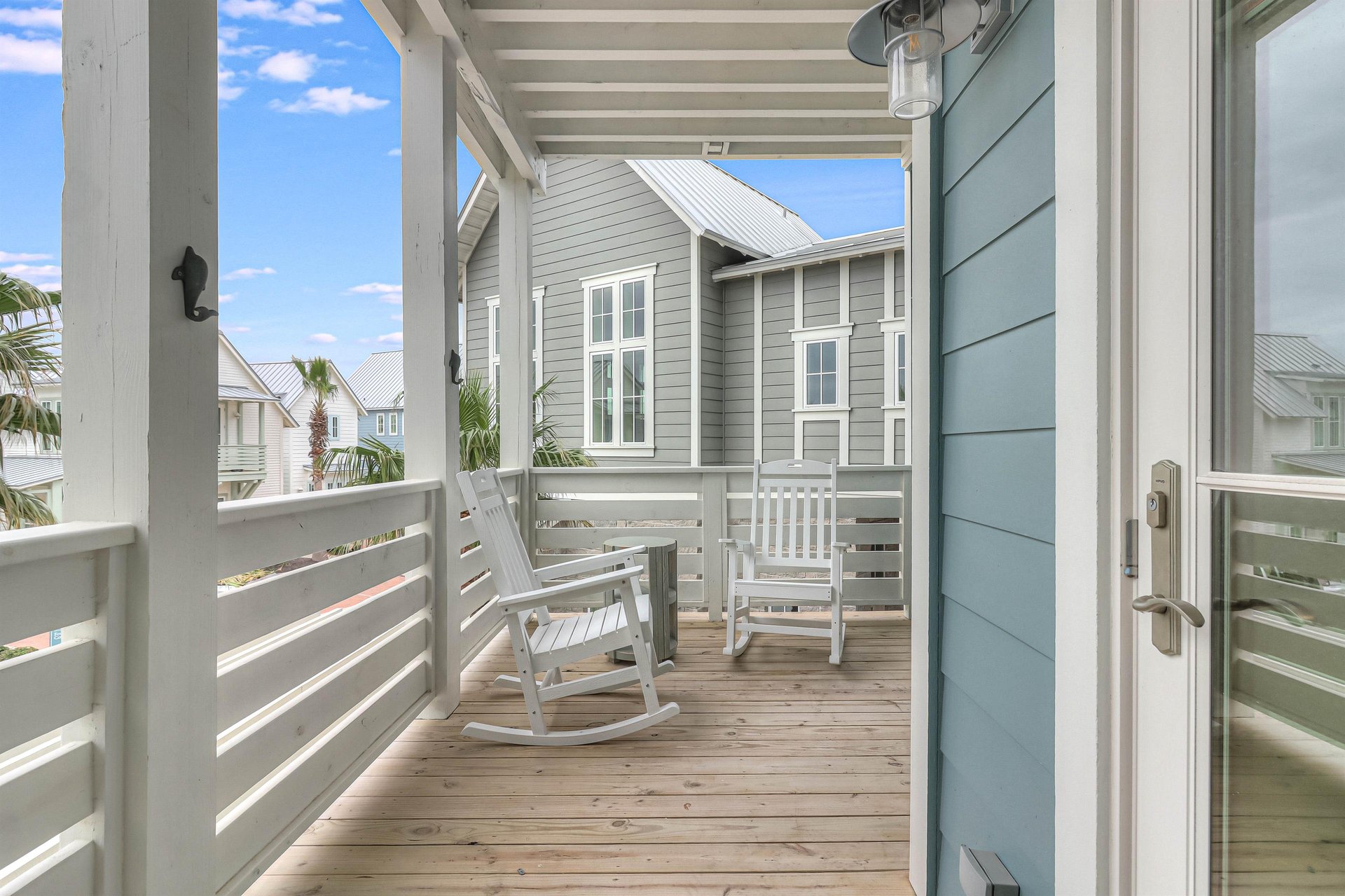 King bedroom Balcony, First Level