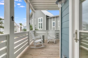 King bedroom Balcony, First Level