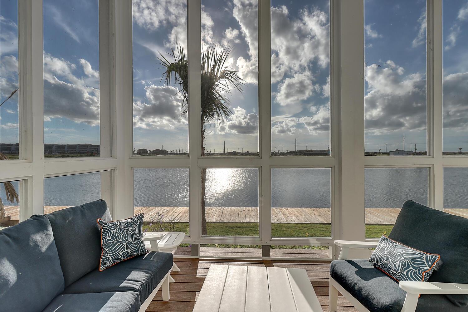 1st Floor, Lakeview Patio