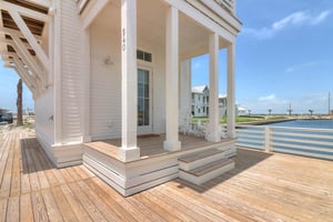 1st Floor, Front Porch