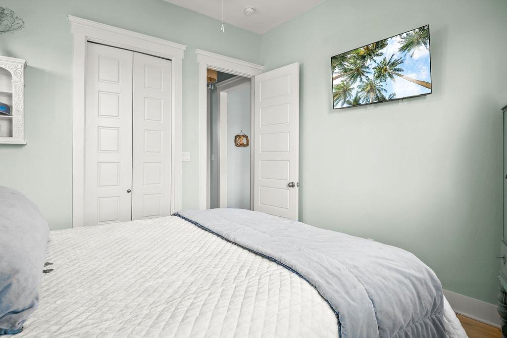 2nd Floor, Second Queen Bedroom