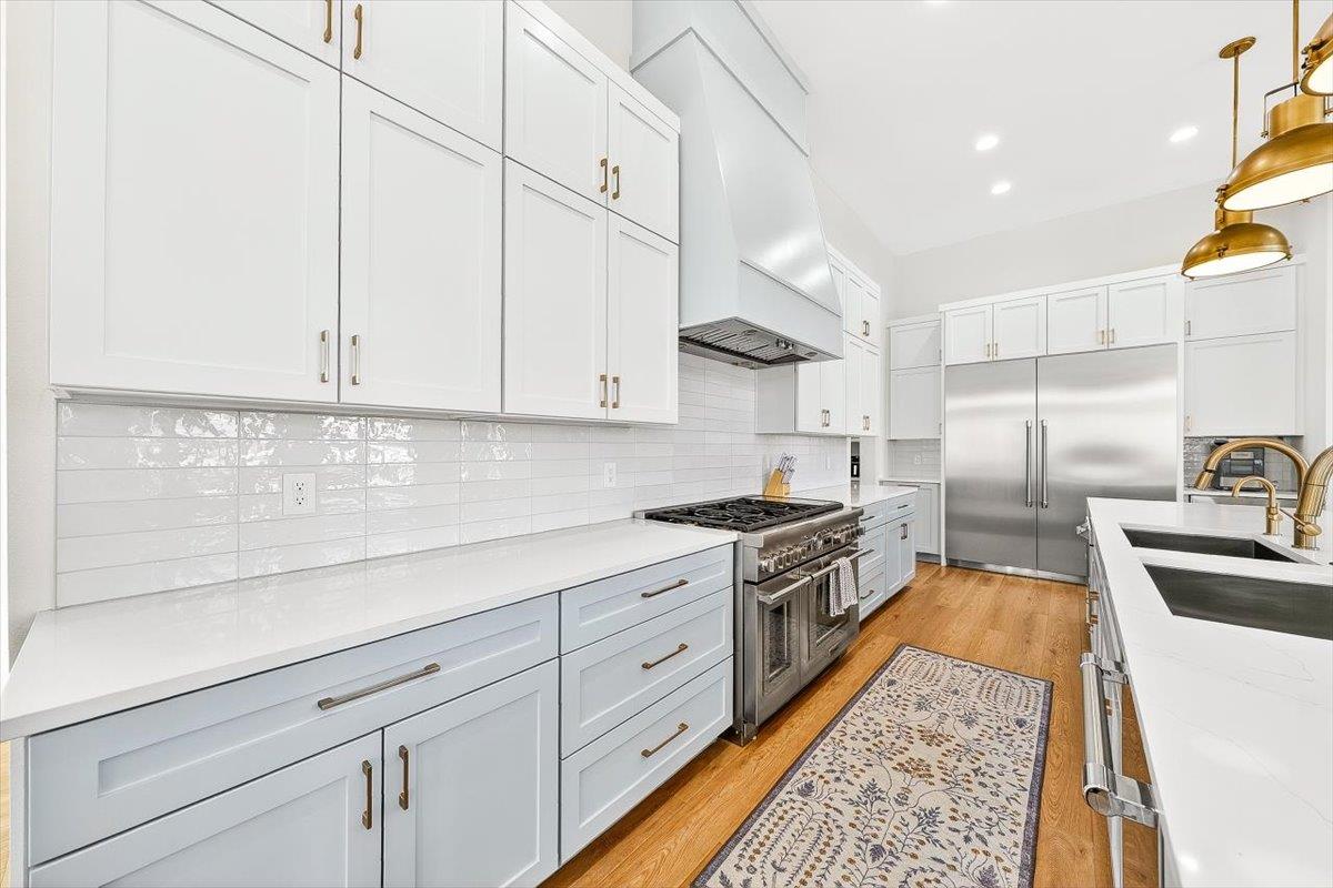 Large Kitchen, 2nd Floor