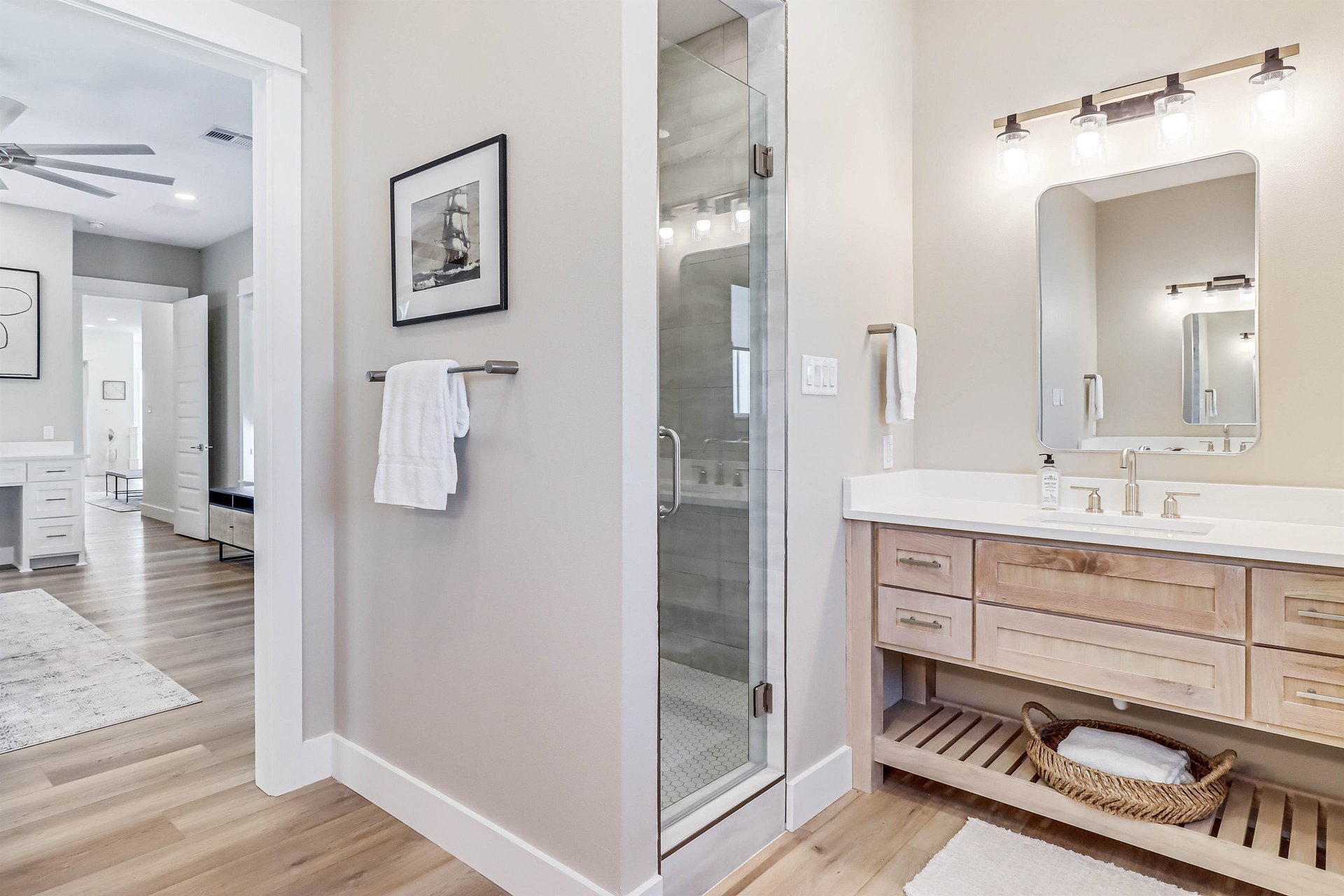 Ensuite Primary King Bathroom, 2nd Floor