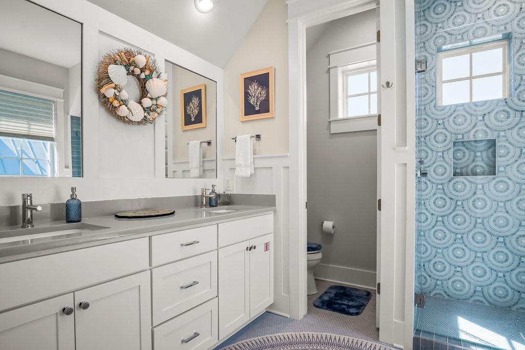 Primary Queen Bathroom