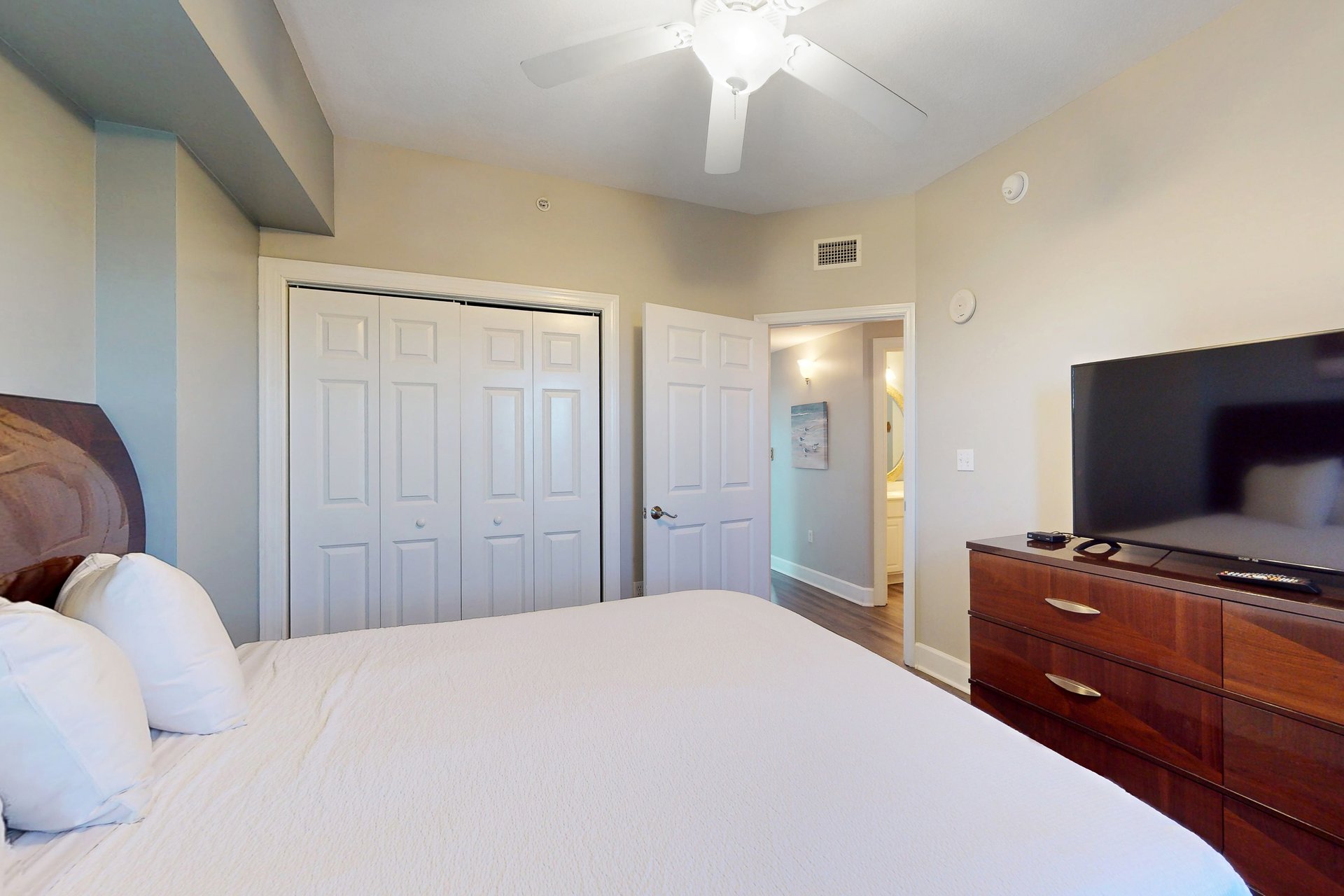 Sunrise Beach 2104  Beachfront Condo 13