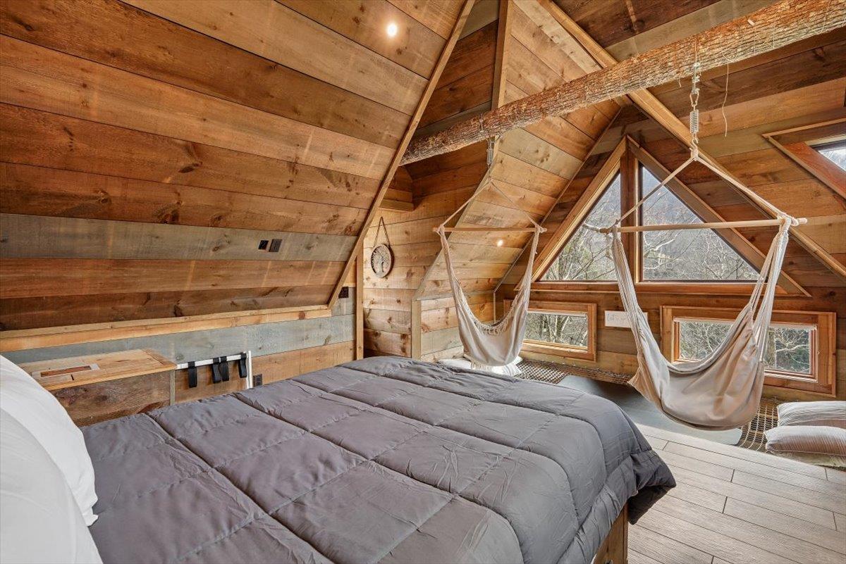 34Bedroom