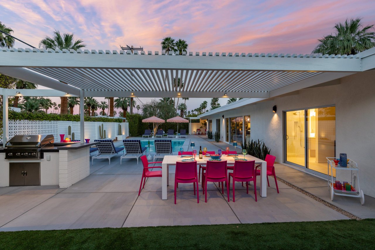 Al fresco dining at night