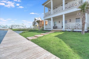 Lakeside Porch  Private Boardwalk Path, 1st Floor