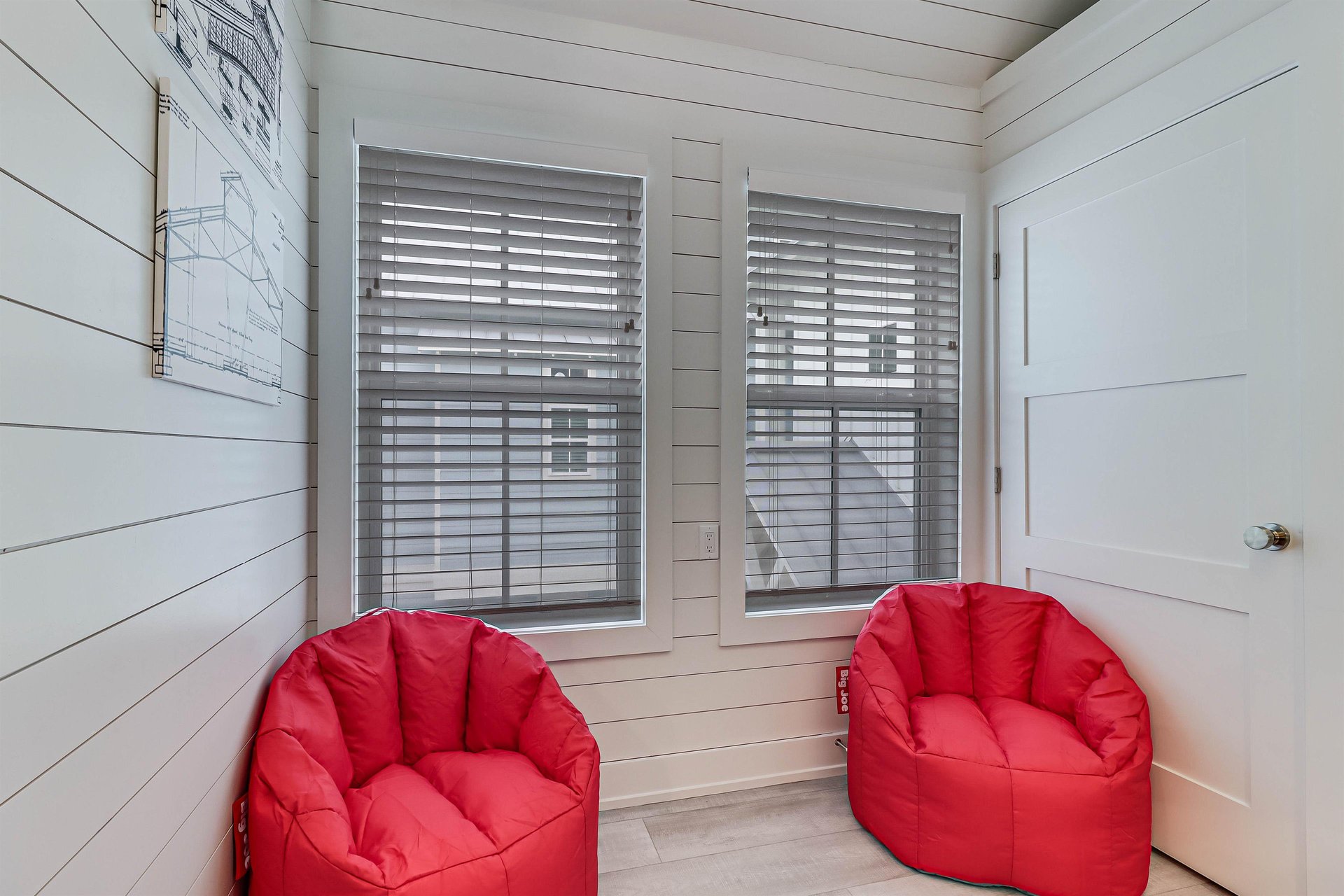 2nd Floor, Bunk Bedroom