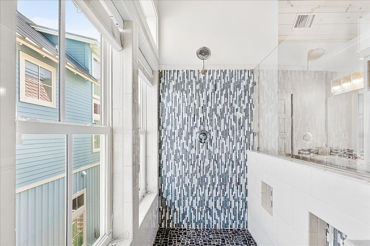 Primary King Bathroom, 2nd Floor