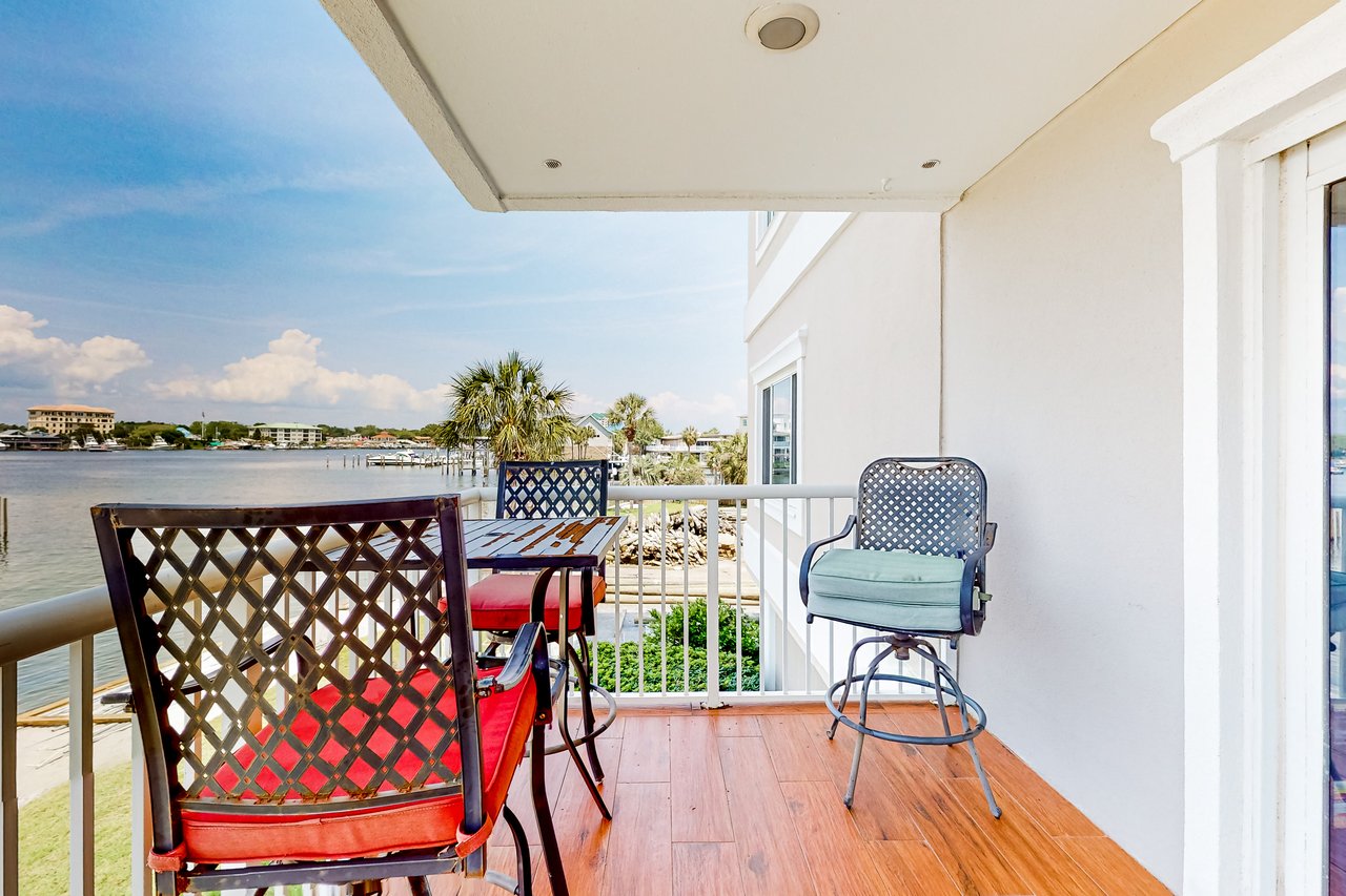 Sun King Yacht Club 2C 2