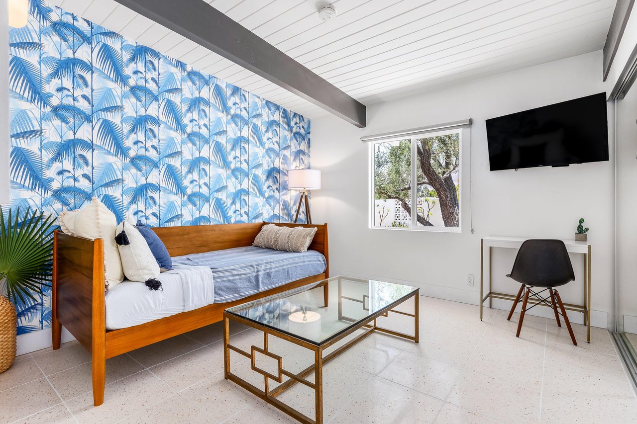 Private guest room