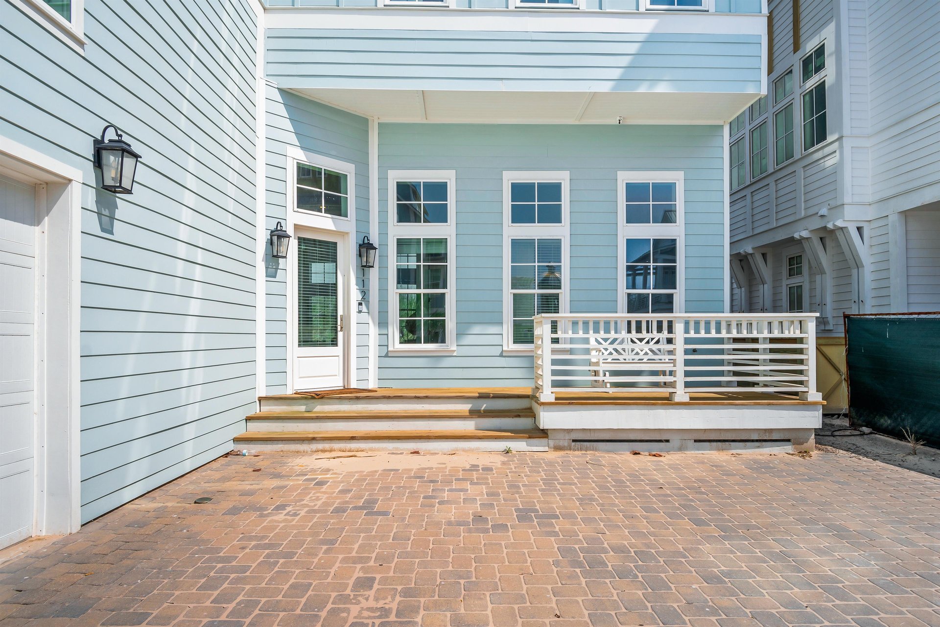 1st Floor, Front Porch