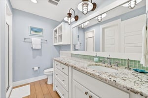 Queen  Twin Bunk Bathroom