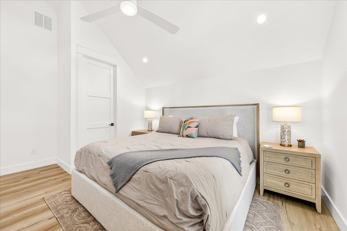 King Bedroom, 3rd Floor