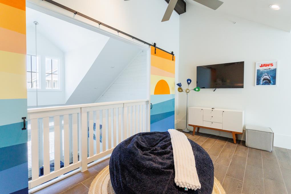 Loft Area, 4th Floor