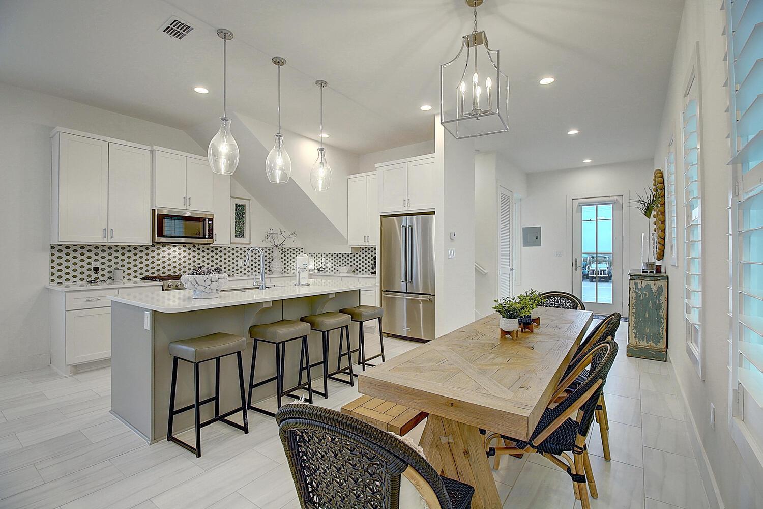 1st Floor Dining Area
