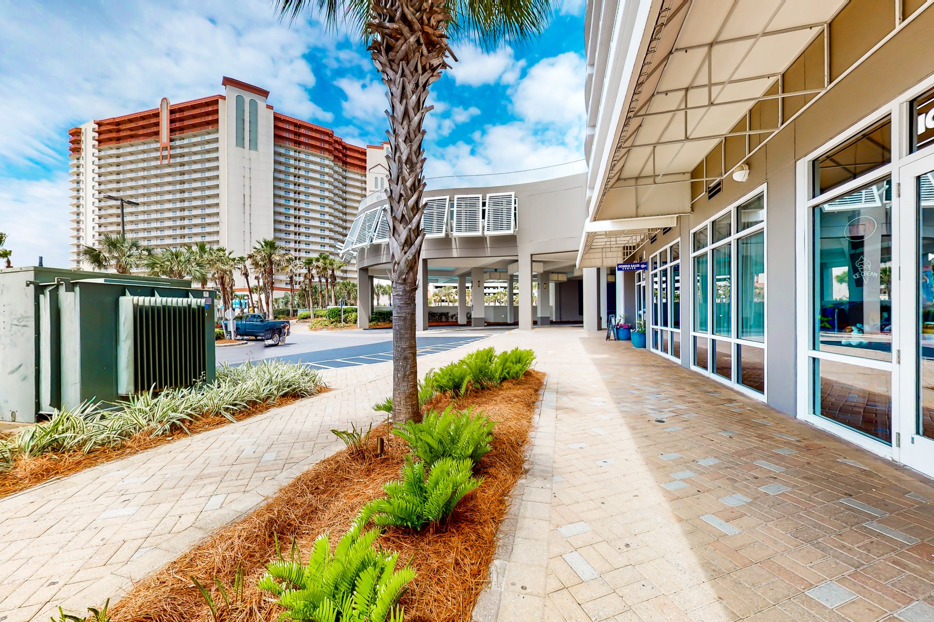 Laketown Wharf 1125 30