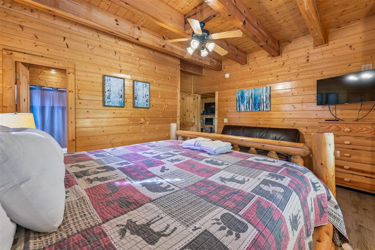 060Bedroom