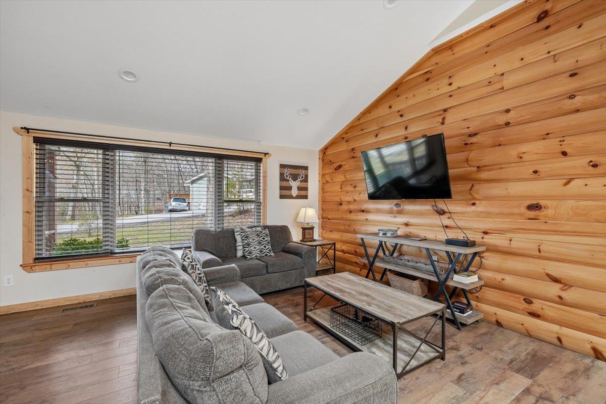 14Living Room