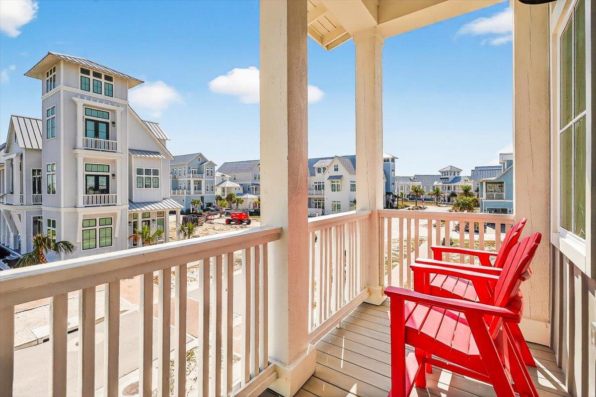 Wrap Balcony, 2nd Floor