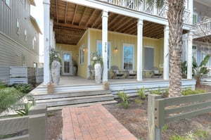 Front Porch, 1st Floor