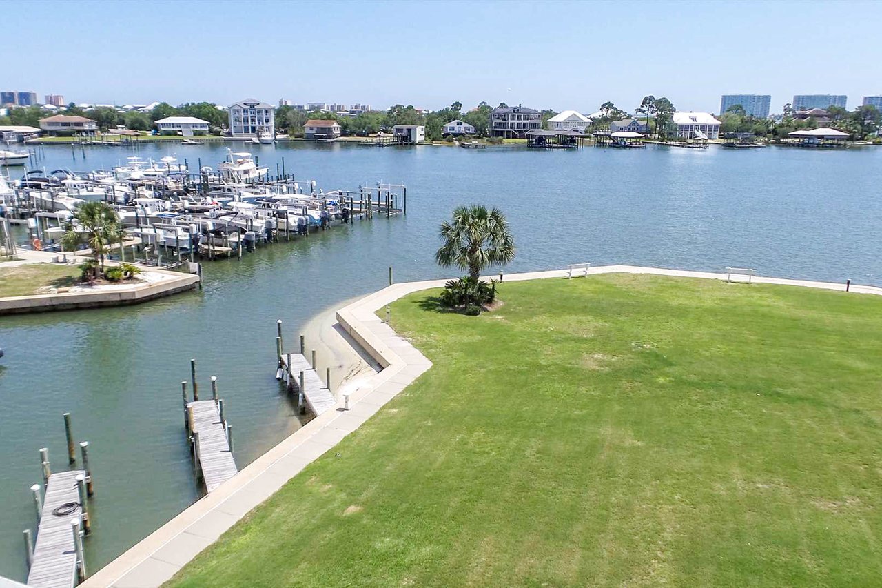 Back Bay Condominium 708 3