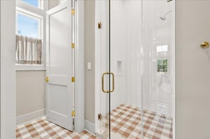 1st Floor, Bunk Bathroom