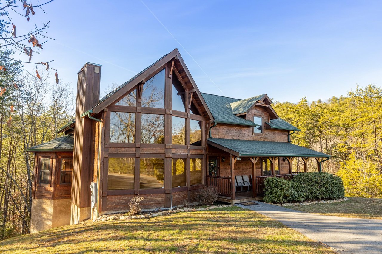 King of the Mountain, a 3 bedroom cabin rental located in Pigeon Forge