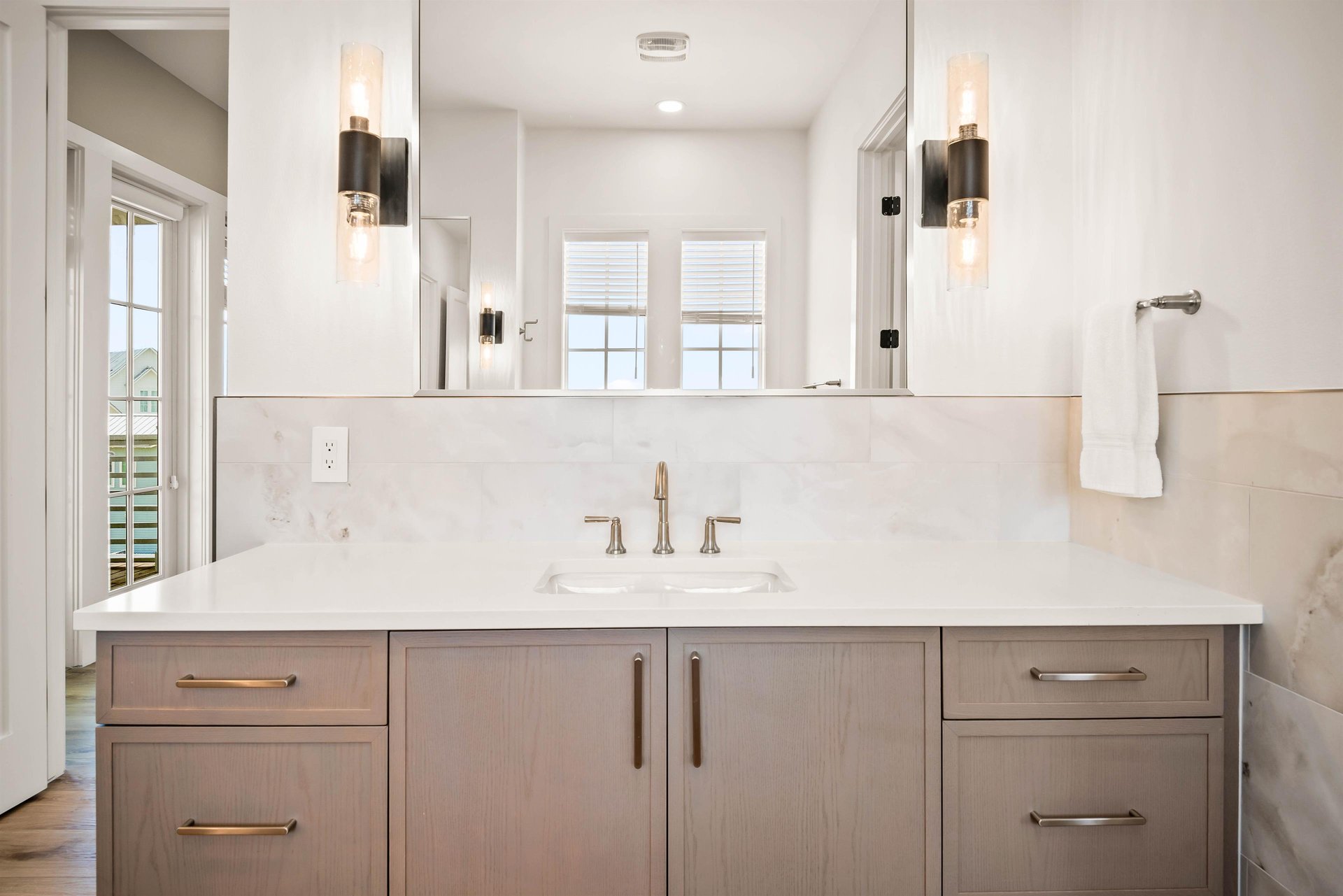 2nd King Suite Bathroom, 3rd Floor