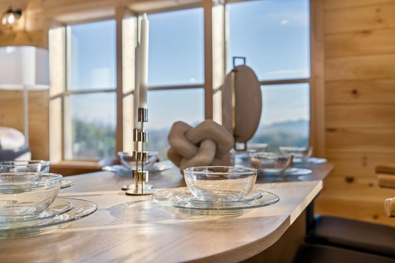 dining place setting