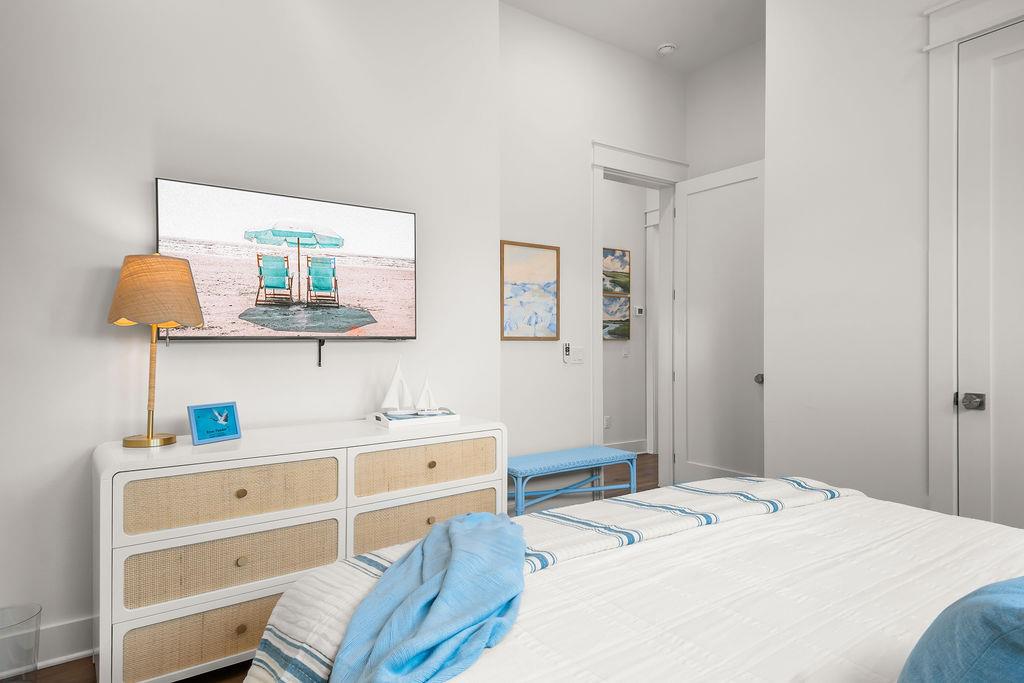 Third King Bedroom, 1st Floor