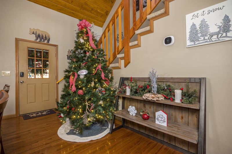 Seasonal decor at Rocky Top Ridge Views