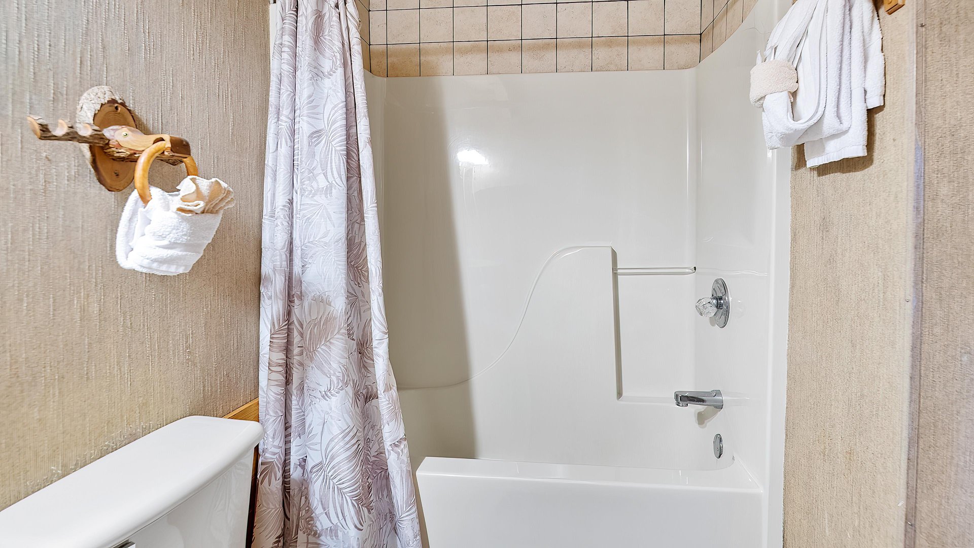 at hooked on bears a 2 bedroom cabin rental located in pigeon forge