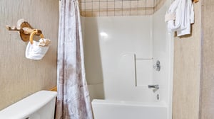 at hooked on bears a 2 bedroom cabin rental located in pigeon forge