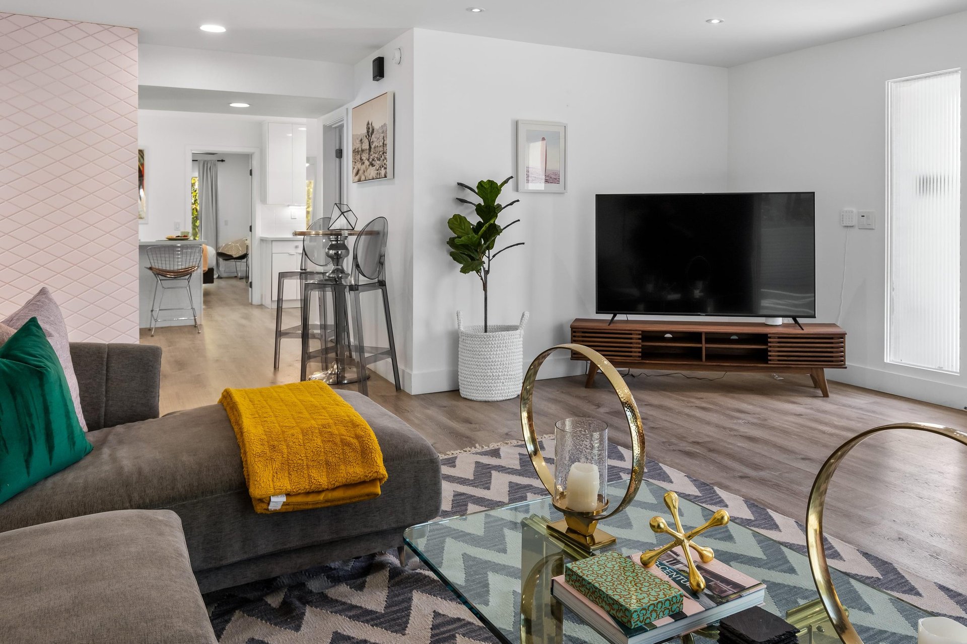 Amazing flow and open spaces throuhout the interior